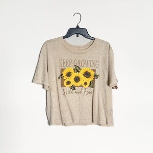 🌿Final Sale 
Cozy Sunflower Tshirt “Keep‎ Growing Wild and Free”